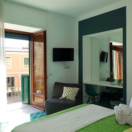 Ninina Boutique Suites Salerno Bagian luar foto
