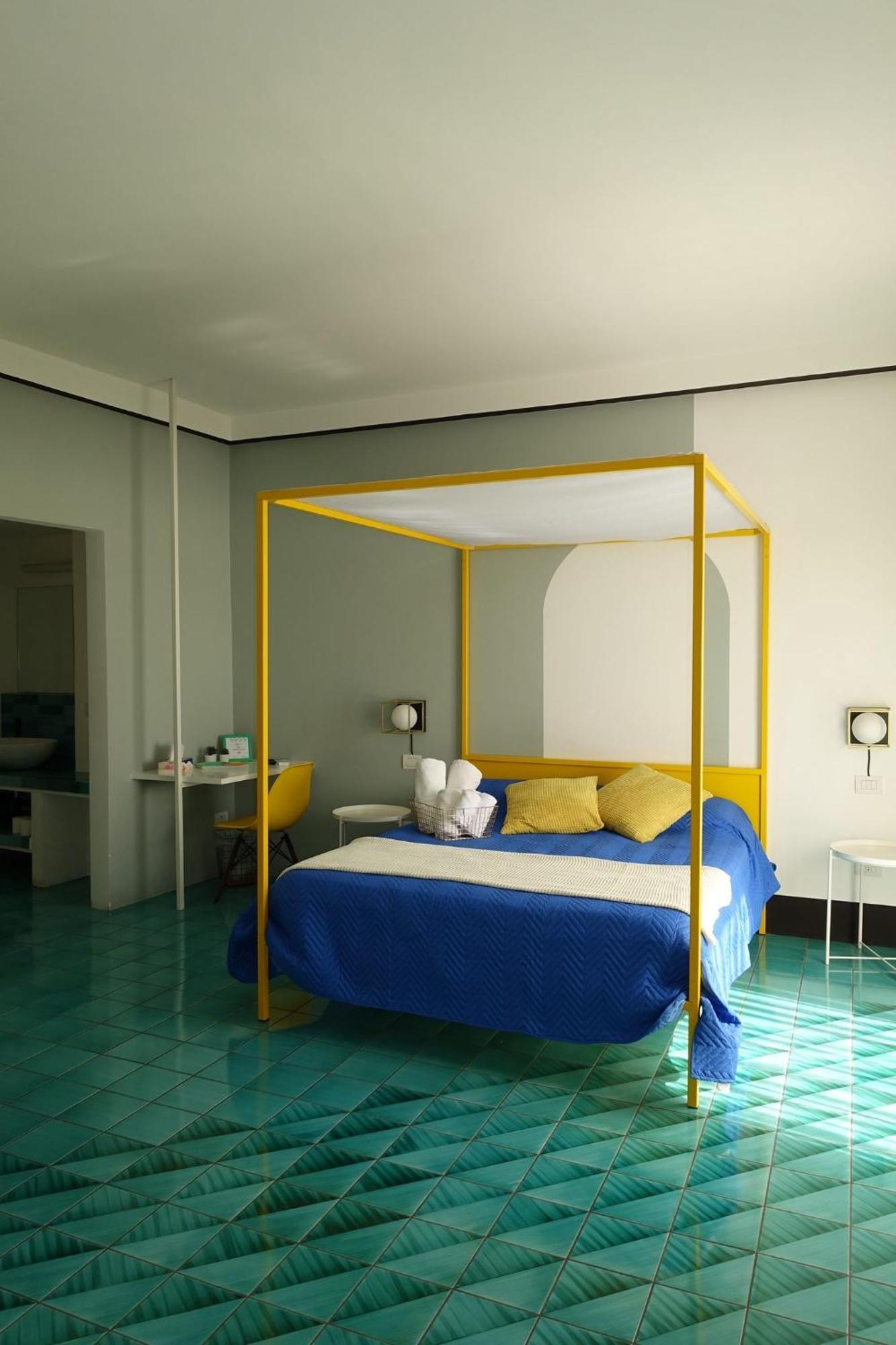 Ninina Boutique Suites Salerno Bagian luar foto