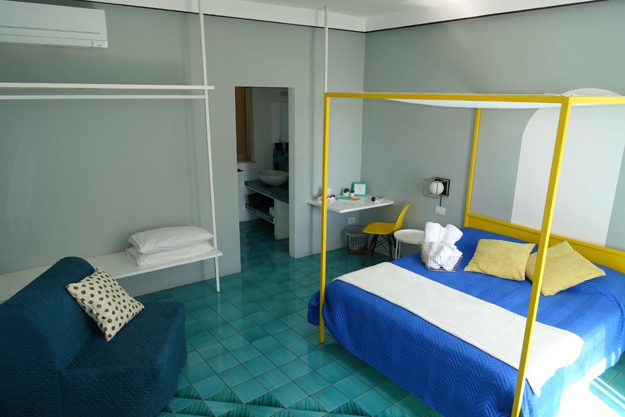 Ninina Boutique Suites Salerno Bagian luar foto