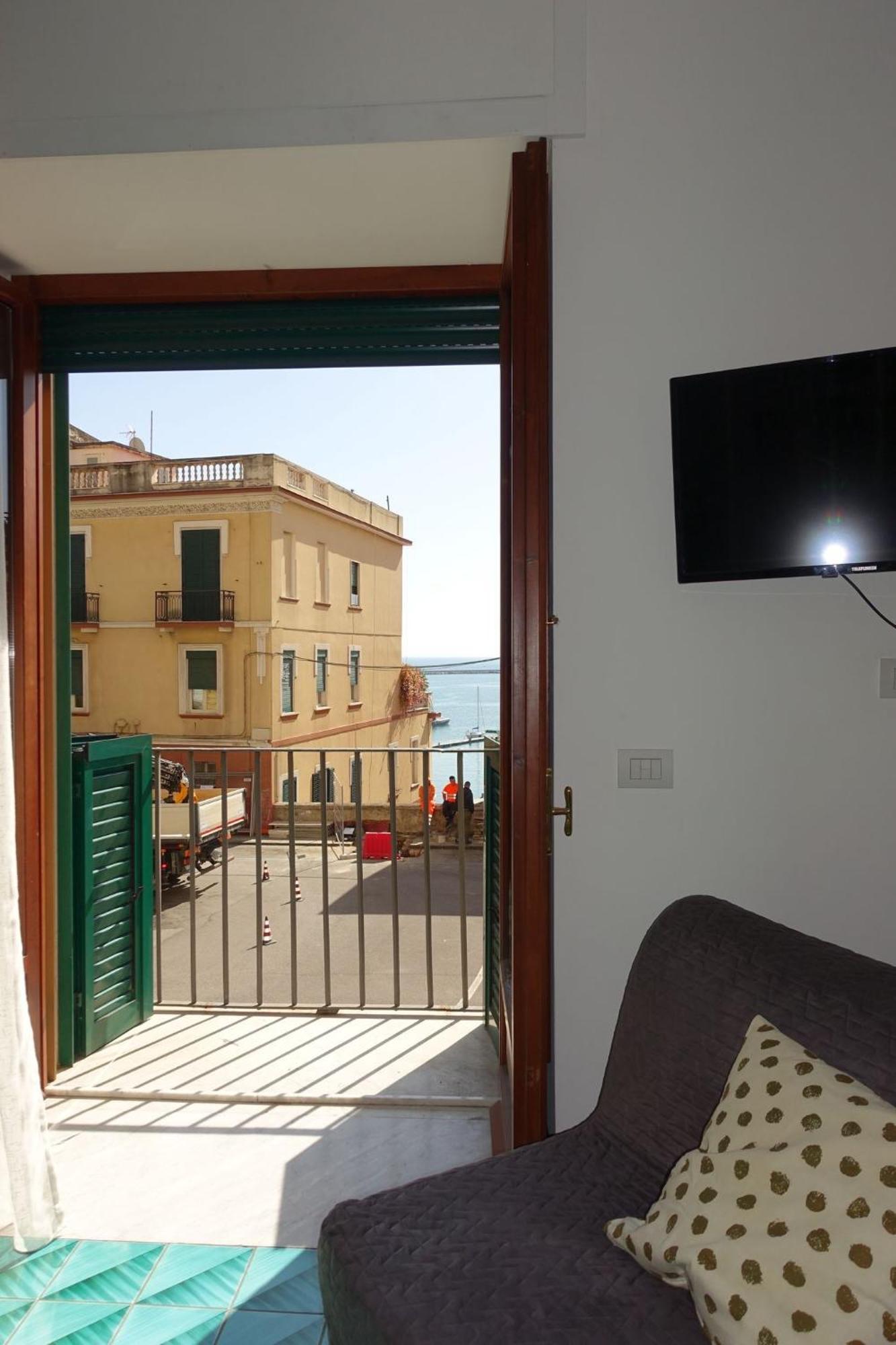 Ninina Boutique Suites Salerno Bagian luar foto