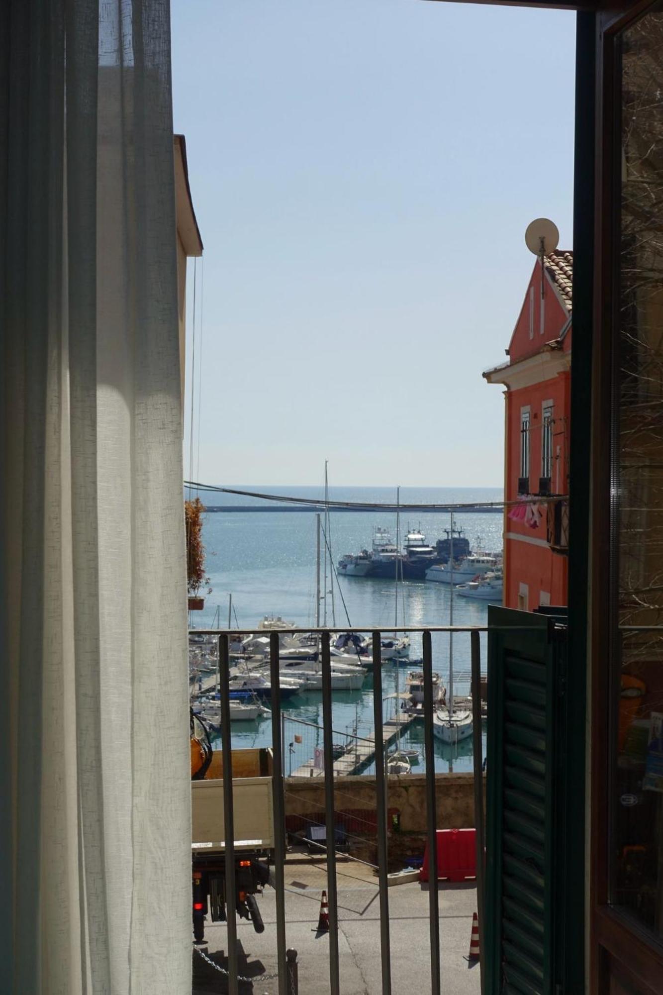 Ninina Boutique Suites Salerno Bagian luar foto