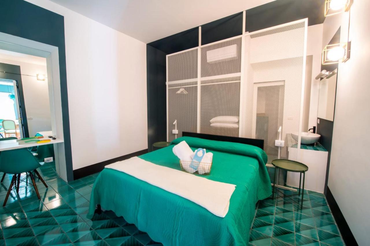 Ninina Boutique Suites Salerno Bagian luar foto