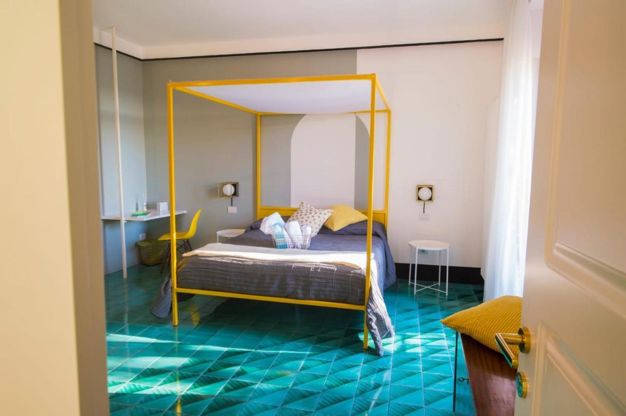 Ninina Boutique Suites Salerno Bagian luar foto