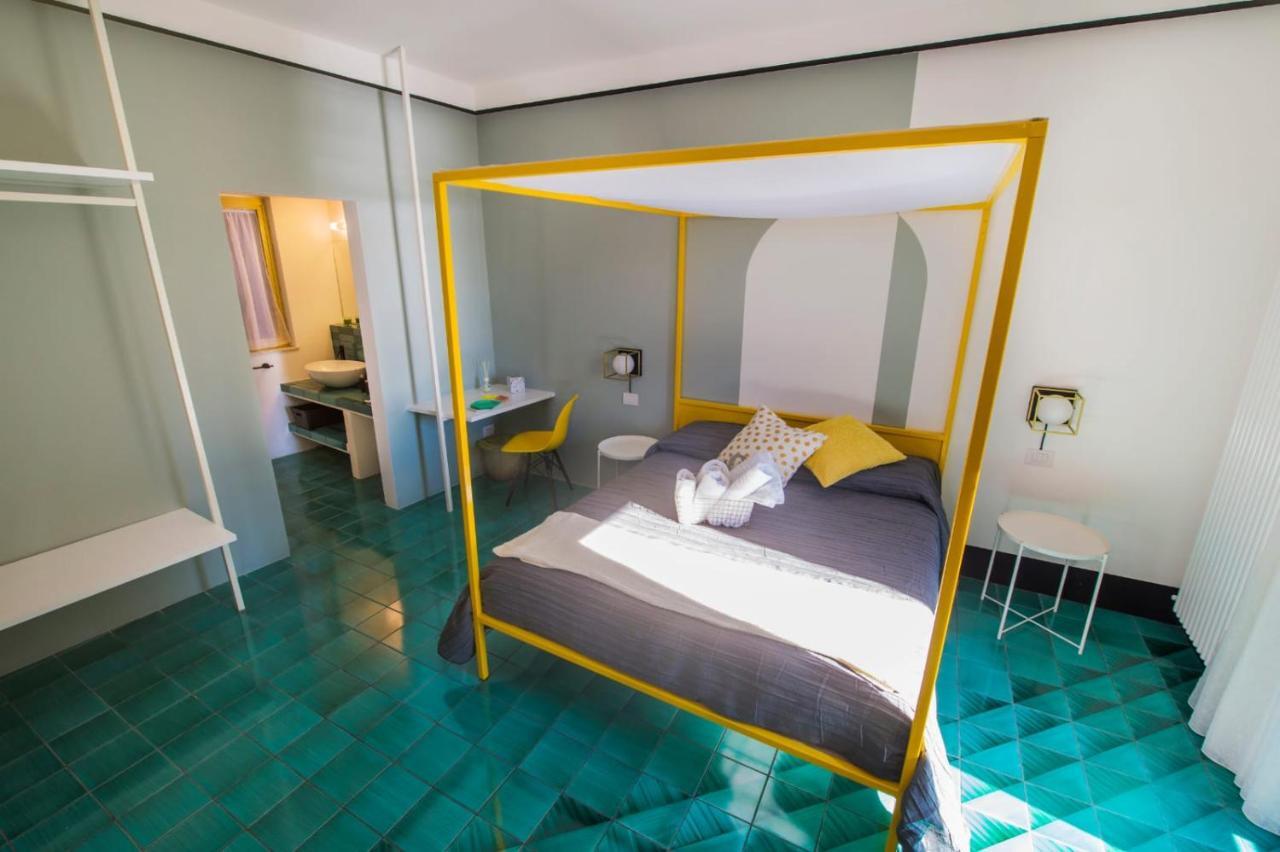 Ninina Boutique Suites Salerno Bagian luar foto